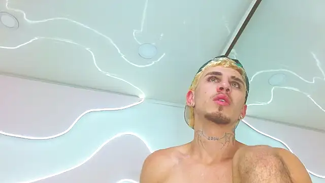 DanntheStiff live XXX chat