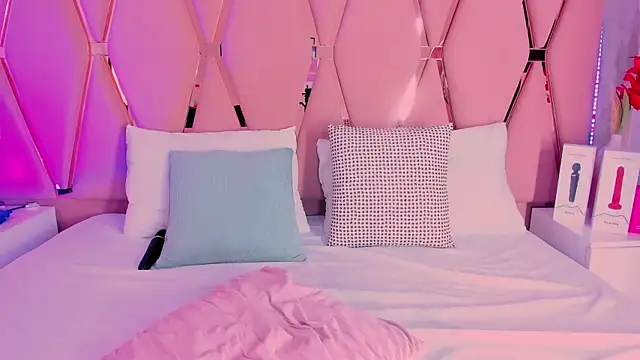 madyjames' Live XXX Chat