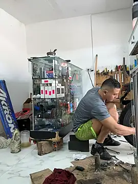 Paul22cm- Adlı Modelin Canlı XXX Sohbeti