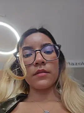 Chat +18 de Pretty_roxxyy ao vivo