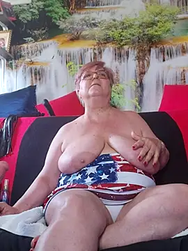 QueenPammy1 XXX чат на живо