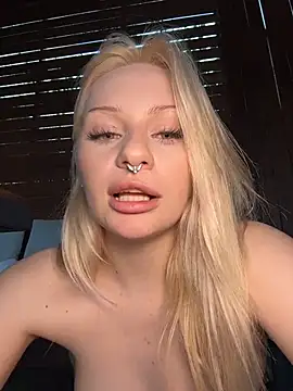 XXX chat uživo modela DayaFoxy