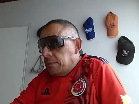 AlekNoirn Live XXX chat