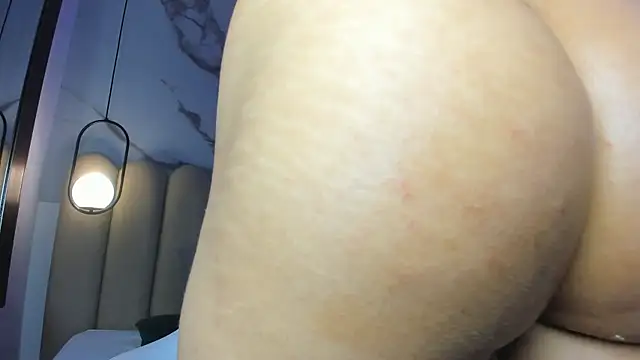 Yennifer_01's Live XXX Chat