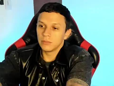 צ'אט XXX בשידור חי של Masterdave7