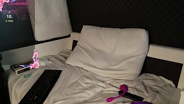 Fluffy_Cloude Live XXX-Chat