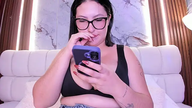 XXX chat uživo modela madeleine2112