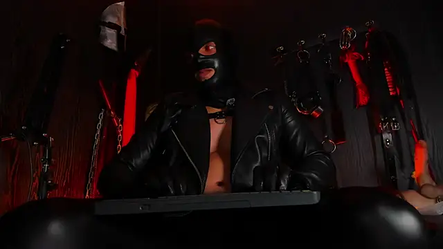 Master_Connor_BDSM Adlı Modelin Canlı XXX Sohbeti