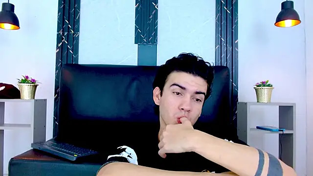 XXX chat uživo modela Feiccer_Castquer