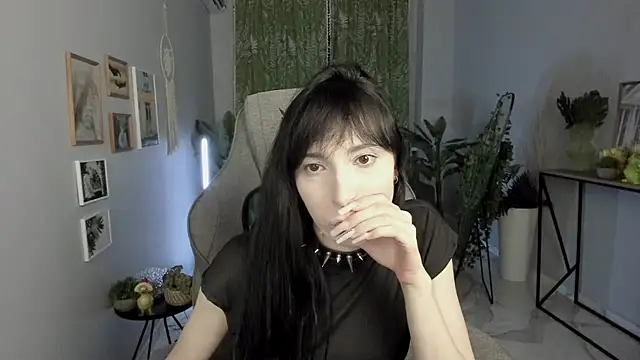 SeraphineSparda's Live XXX Chat