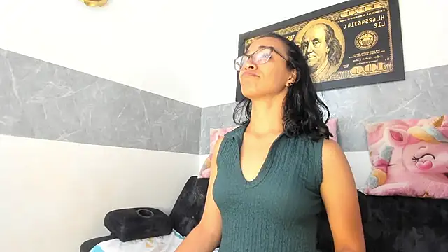 دردشة stacyfoxxx الجنسية المباشرة