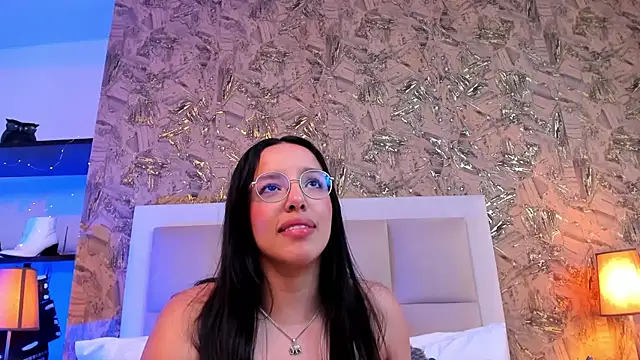 ValkyriaSteel's Live XXX Chat