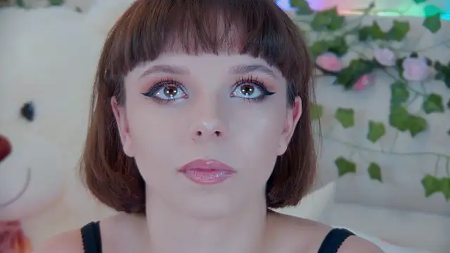 ElisabethDavis Adlı Modelin Canlı XXX Sohbeti