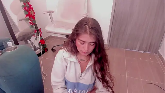 Brunnettee_1: απευθείας συνομιλία ΧΧΧ