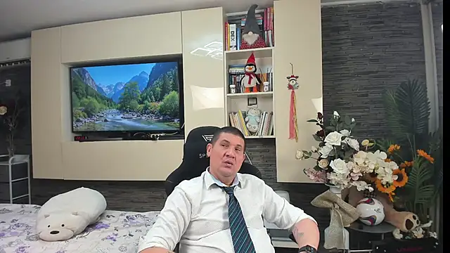 SpartacusDaddy48 Chat XXX live