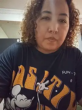 Chat XXX ao vivo de CurvyHeat