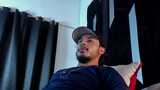 Justin_WhiteJS live XXX chat