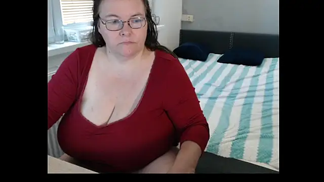XXX chat uživo modela Sweetboobs