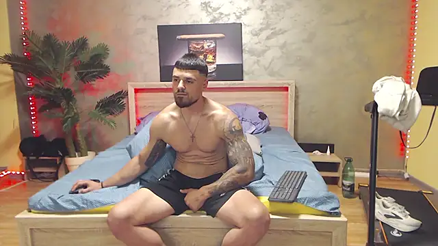 XXX chat uživo modela Tiberius_hunk