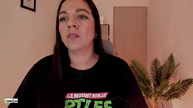 צ'אט XXX בשידור חי של urcute_kitten
