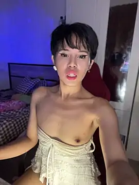 Chat +18 de Plaxxxtique ao vivo