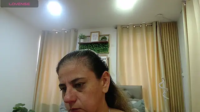 Chatroom XXX en direct de sasi_luna
