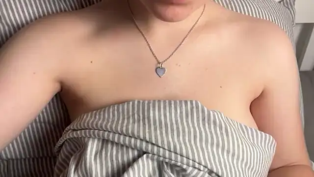 Lucyschickt 即時 XXX 聊天