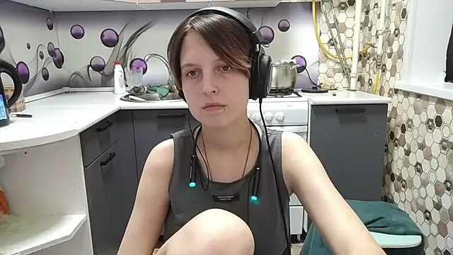 Saranade Adlı Modelin Canlı XXX Sohbeti