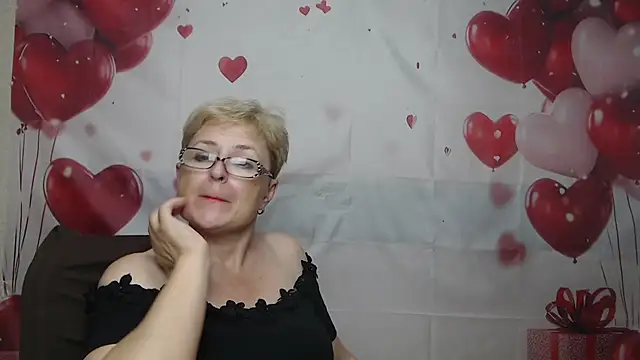 EmiliaGree Adlı Modelin Canlı XXX Sohbeti
