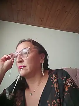 dangerous_milf's Live XXX Chat