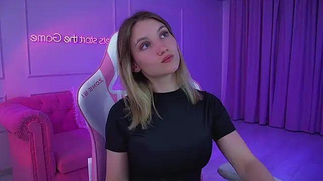 StacyEvances' Live XXX Chat