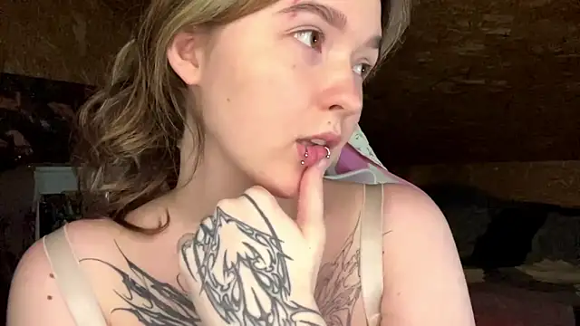 Czat XXX na żywo – HeidiTian