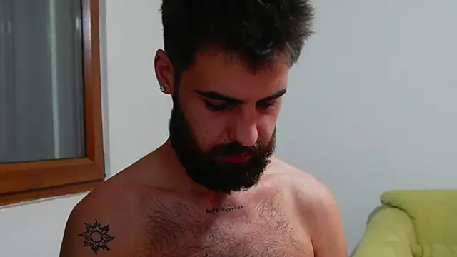 צ'אט XXX בשידור חי של HairyRobxxx