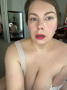 violetaurora95 Adlı Modelin Canlı XXX Sohbeti