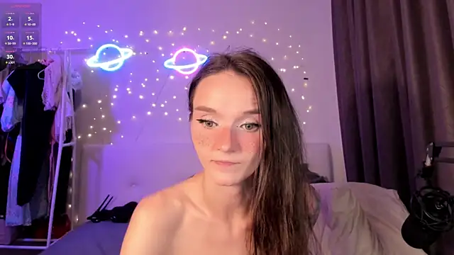 HottieEVER: απευθείας συνομιλία ΧΧΧ