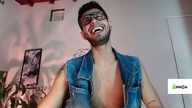 Colby_brown03 Adlı Modelin Canlı XXX Sohbeti