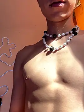 Chatroom XXX en direct de RoughDiamond_