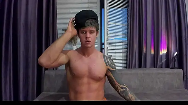 MarcoErra XXX чат на живо