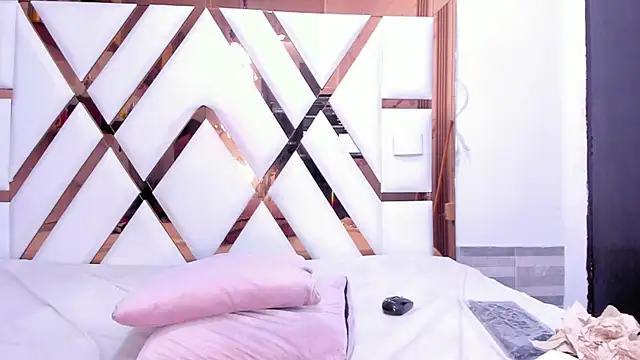 KonnySumer's Live XXX Chat