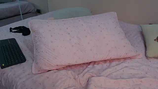 zooombee Live XXX-Chat