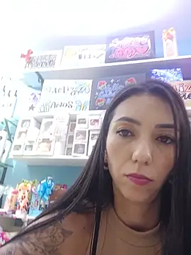 Chat +18 de LunaZambrano ao vivo