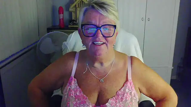 BridgetBlueEyes Adlı Modelin Canlı XXX Sohbeti