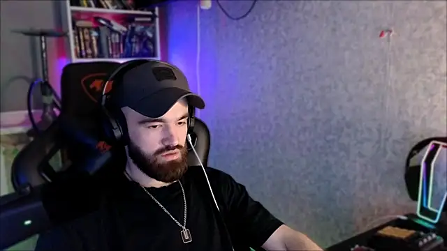 XXX chat uživo modela _Serious_Man