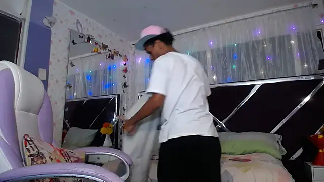 Santy_bigcock_01's Live XXX Chat