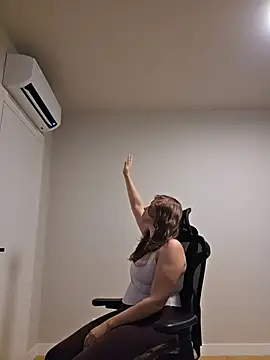 Živý XXX chat MiaRides19