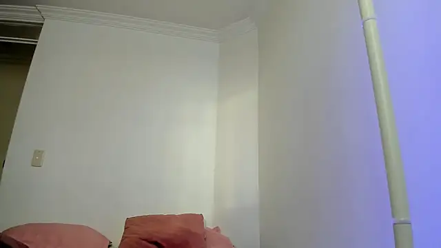 canelleGarces Live XXX Chat