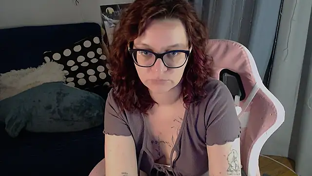 Chat +18 de Milaniya_Poolys ao vivo