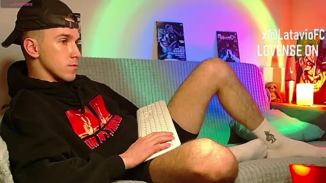 Chatroom XXX en direct de Midnighter_