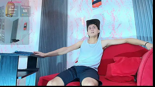 แชท XXX สดของ Axel_Romanov