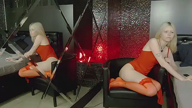 Chat +18 de Lucy_Bambi ao vivo